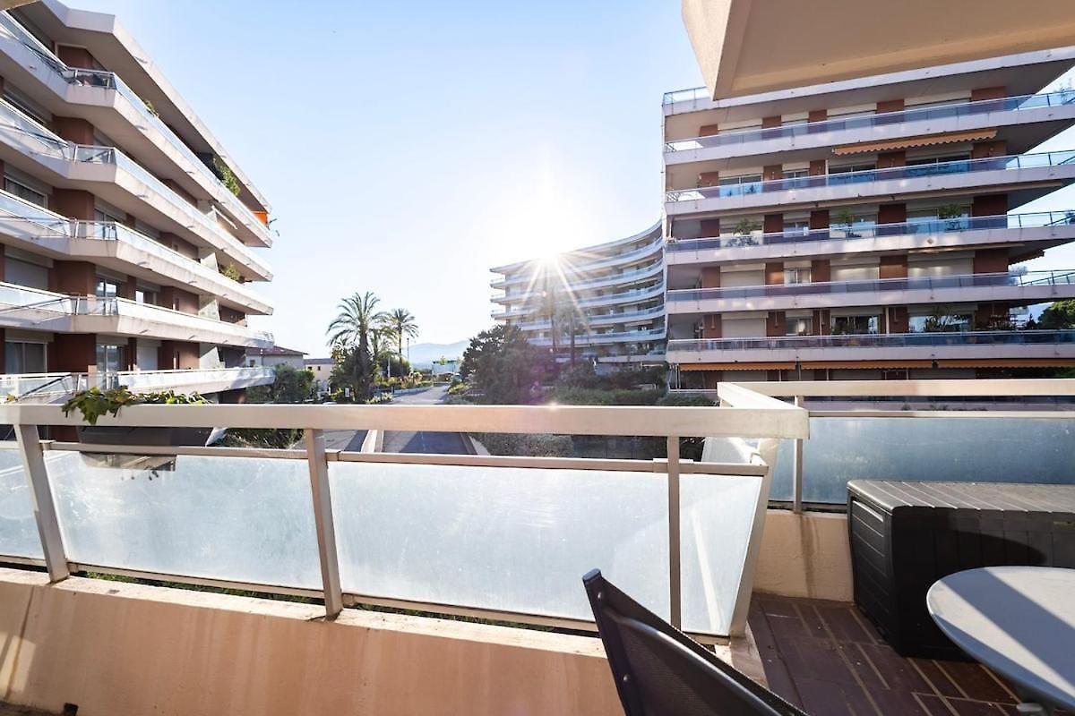 Apartment Stunning Sea View 2 Bedroom In