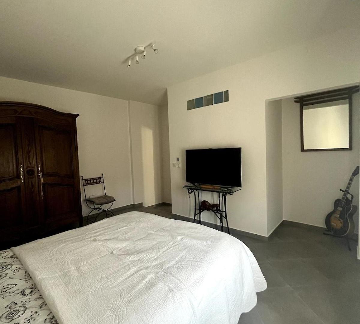 140 M Apartment, 4 Bedrooms Sea Airport And Tram Apartment
