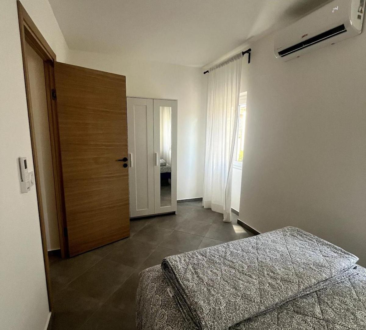 140 M Apartment, 4 Bedrooms Sea Airport And Tram * Nice