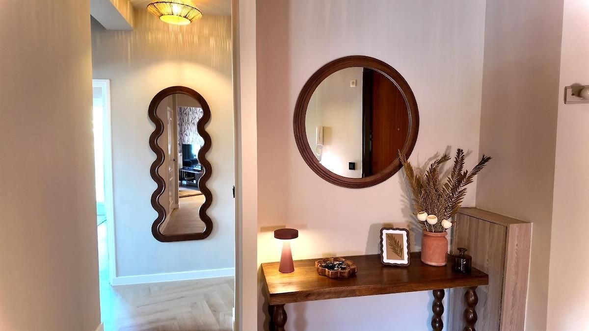 Apartment Completely Renovated 2 Minutes From The
