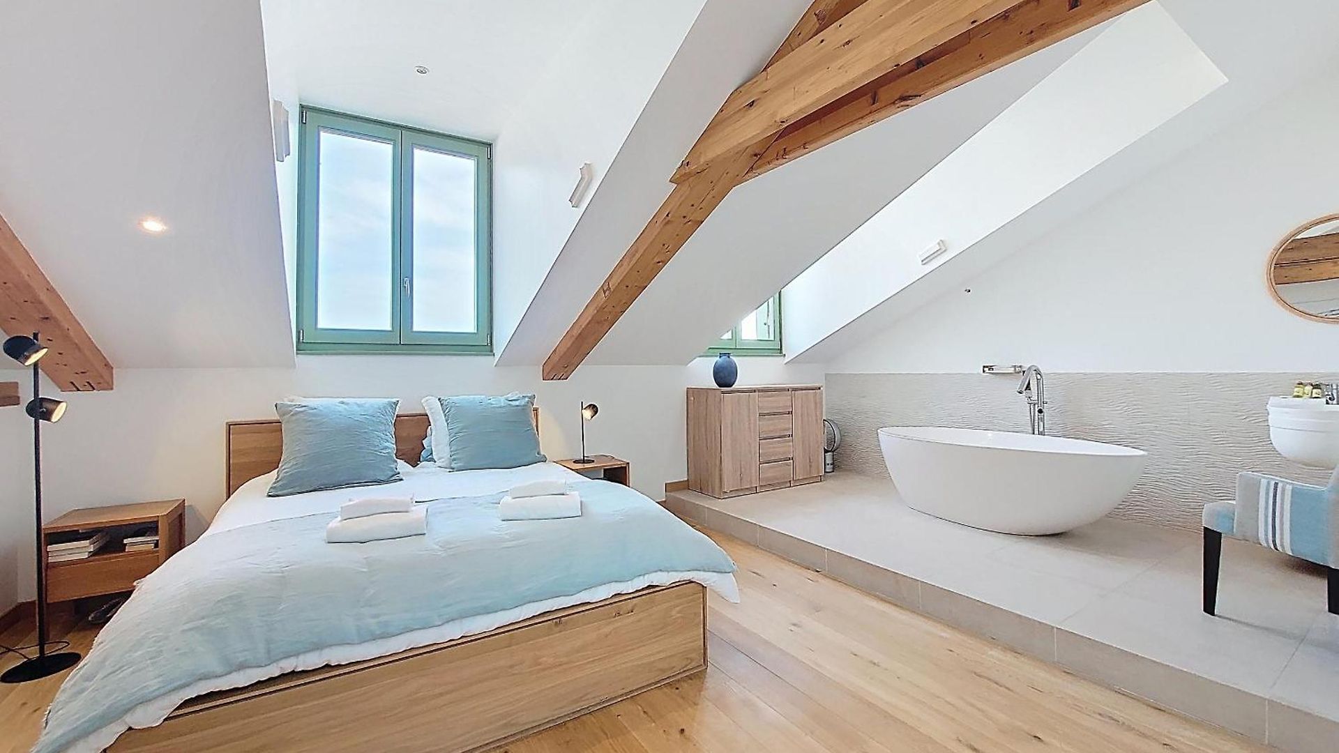 S10 Staywizus - Duplex 3 Bdr Ac Wifi Balcony 10 Mins Apartment *