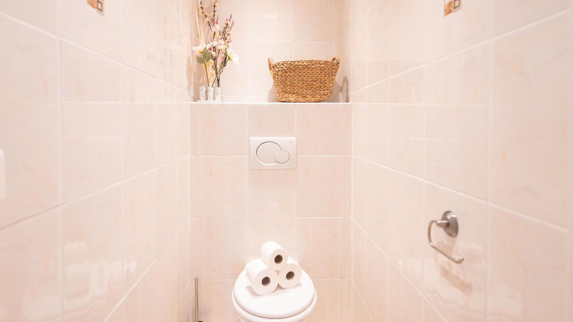 Wonderful View - 2br Fabron - Parking Apartment *