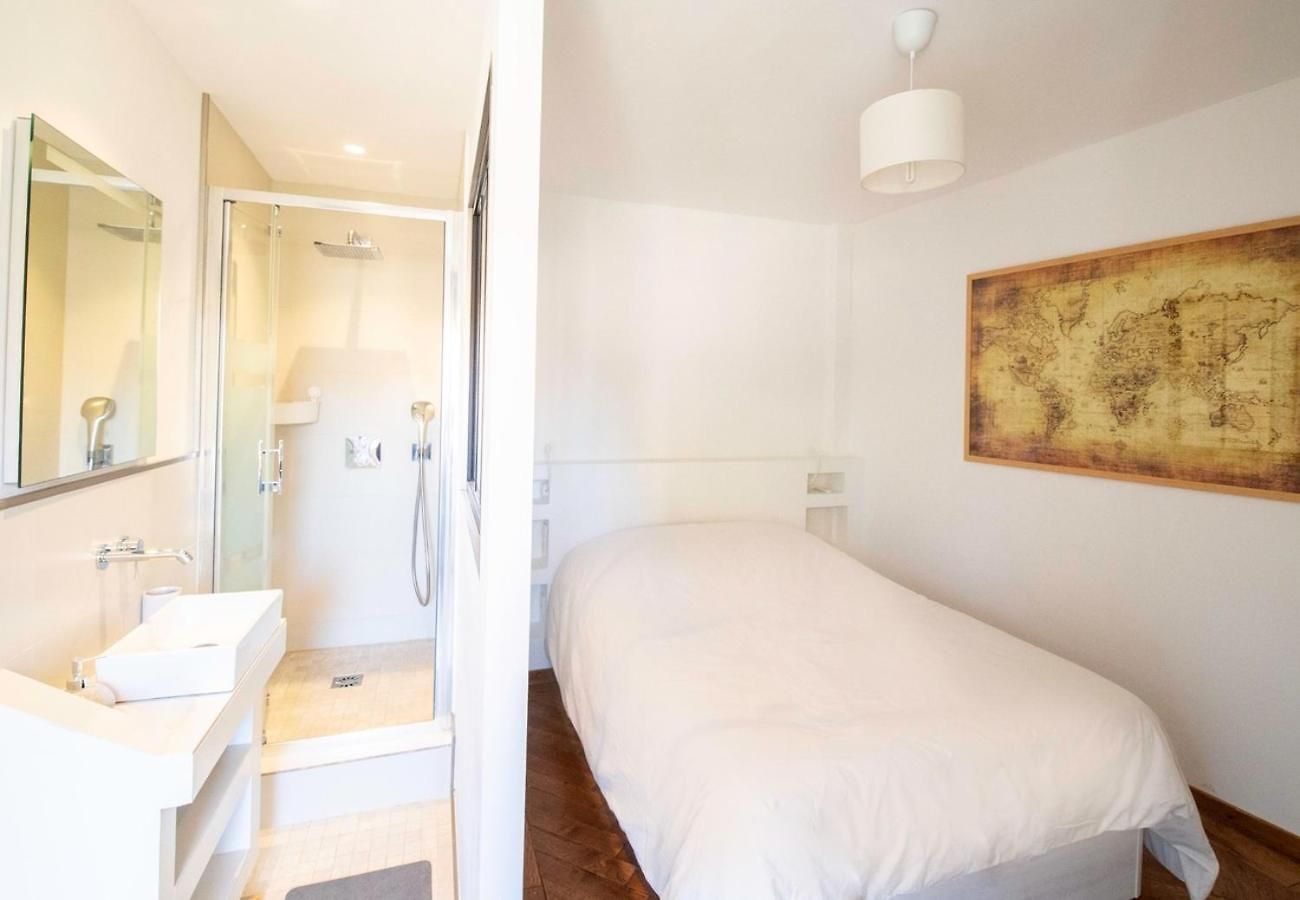 Chic At Port 2 With Private Bathrooms & Ac Apartment *