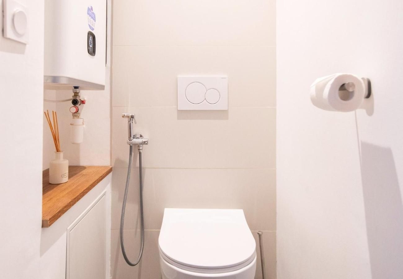 Chic At Port 2 With Private Bathrooms & Ac Apartment