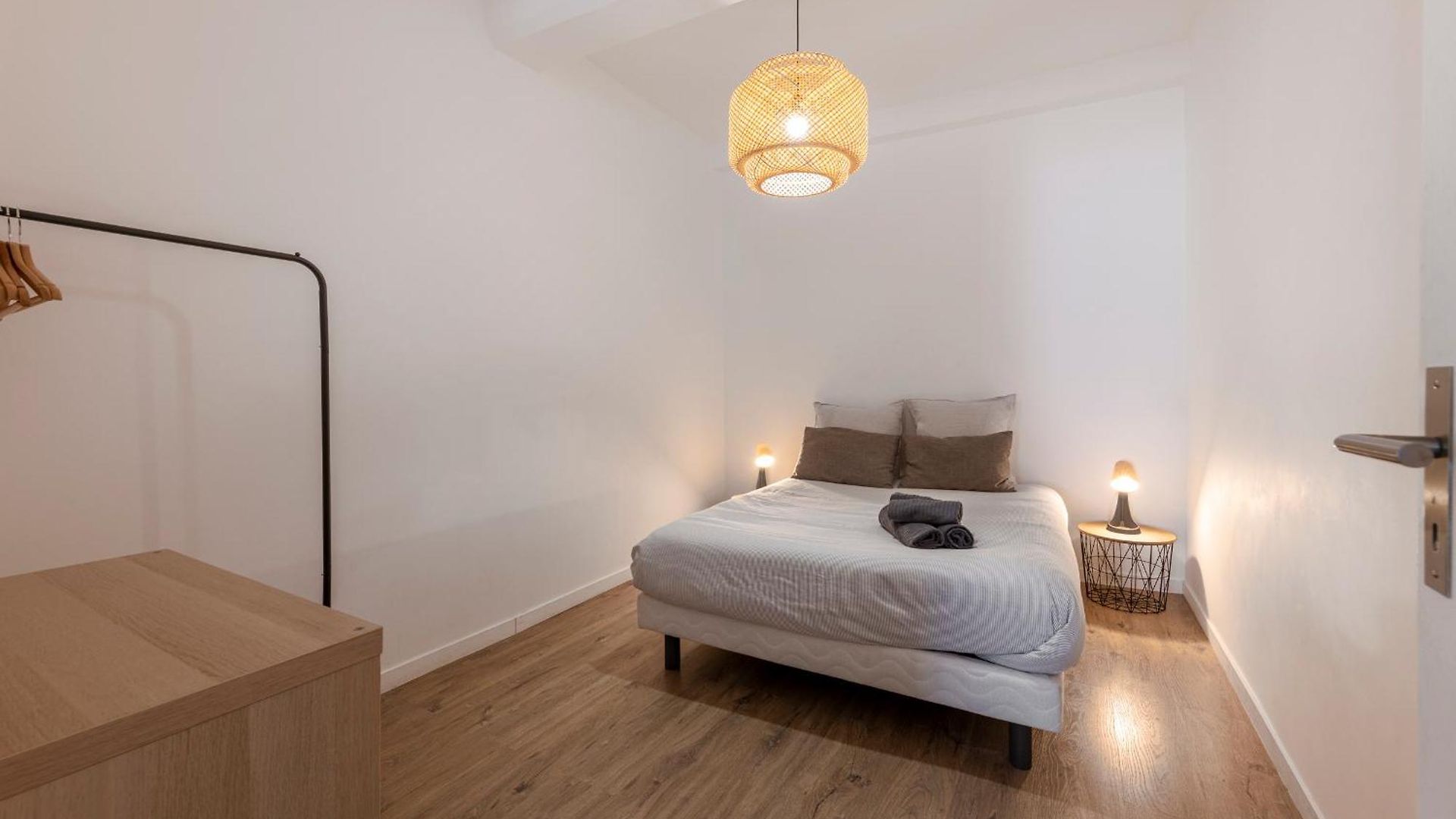Old Town Charming Separate Bedroom - Ac Apartment