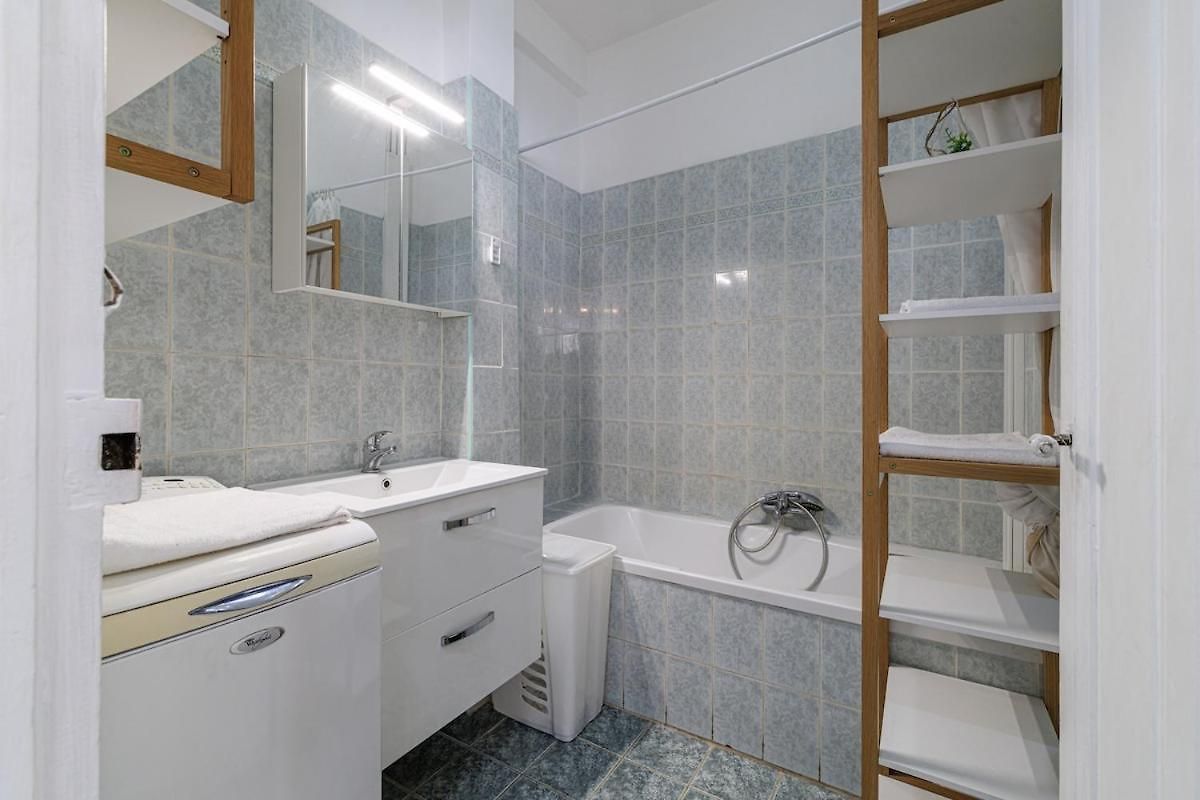 - Charming 2 In A Quiet Area *