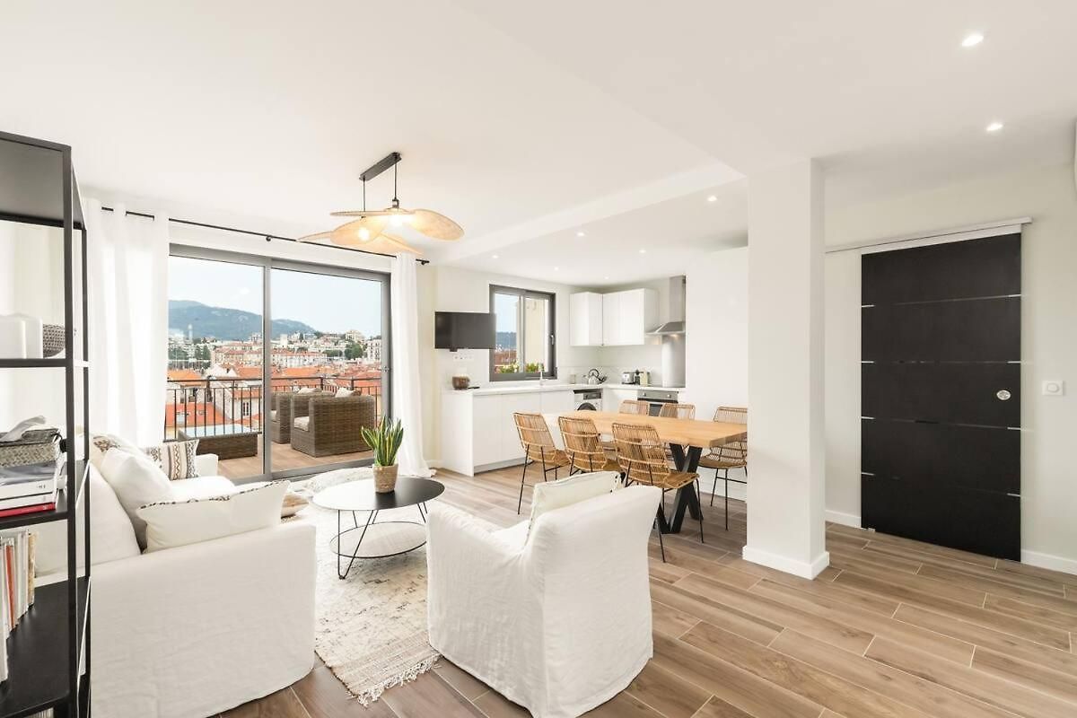 Splendid - - Center Apartment *