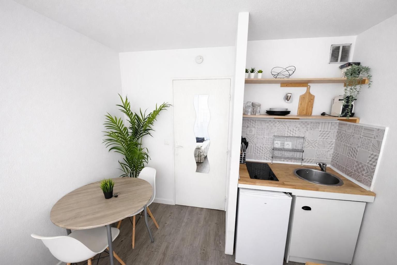Cosy Nest Apartment *