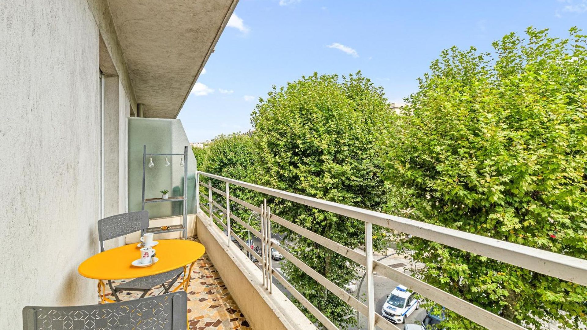 Apartment Comfortable & Bright 2 Bedroom