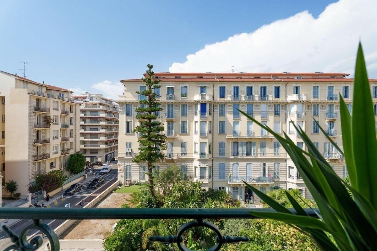 For 4-people Citycenter Apartment Nice
