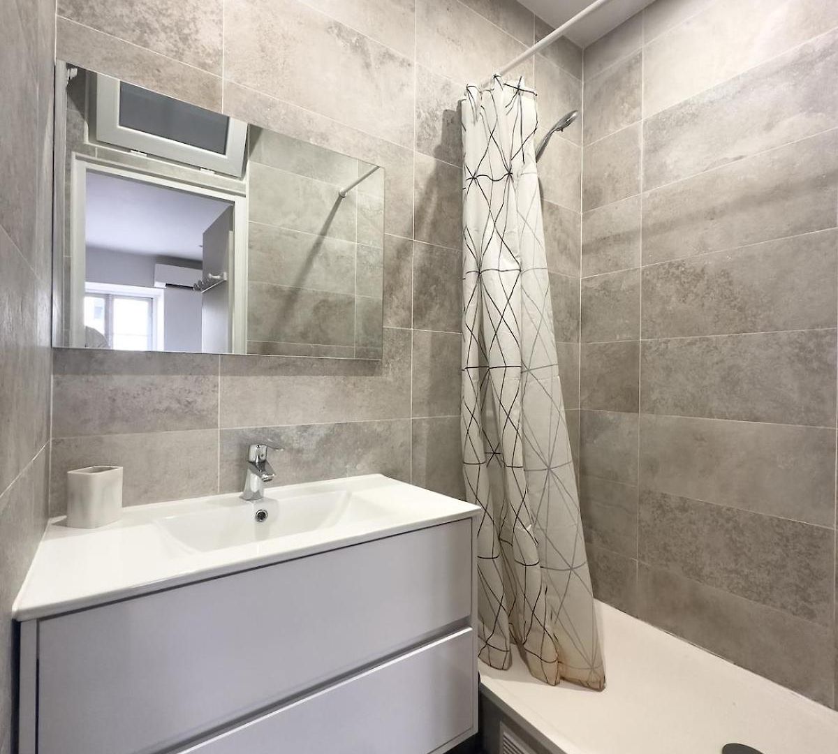 Apartment Superb 3 Bedroom - Center