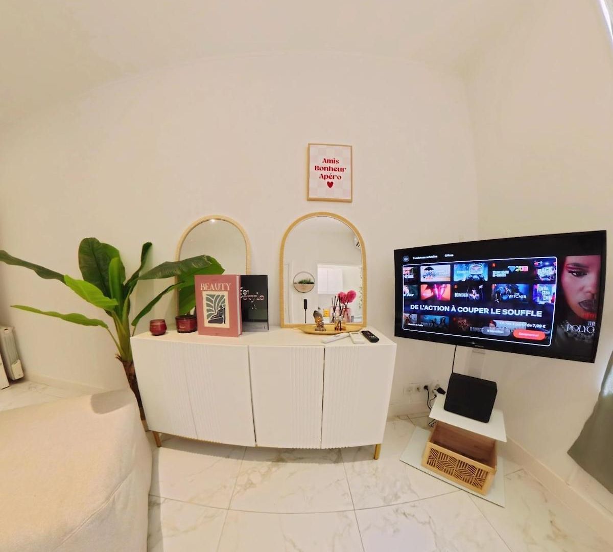 Apartment Beautiful Refurbished Air Conditioned Heart Of