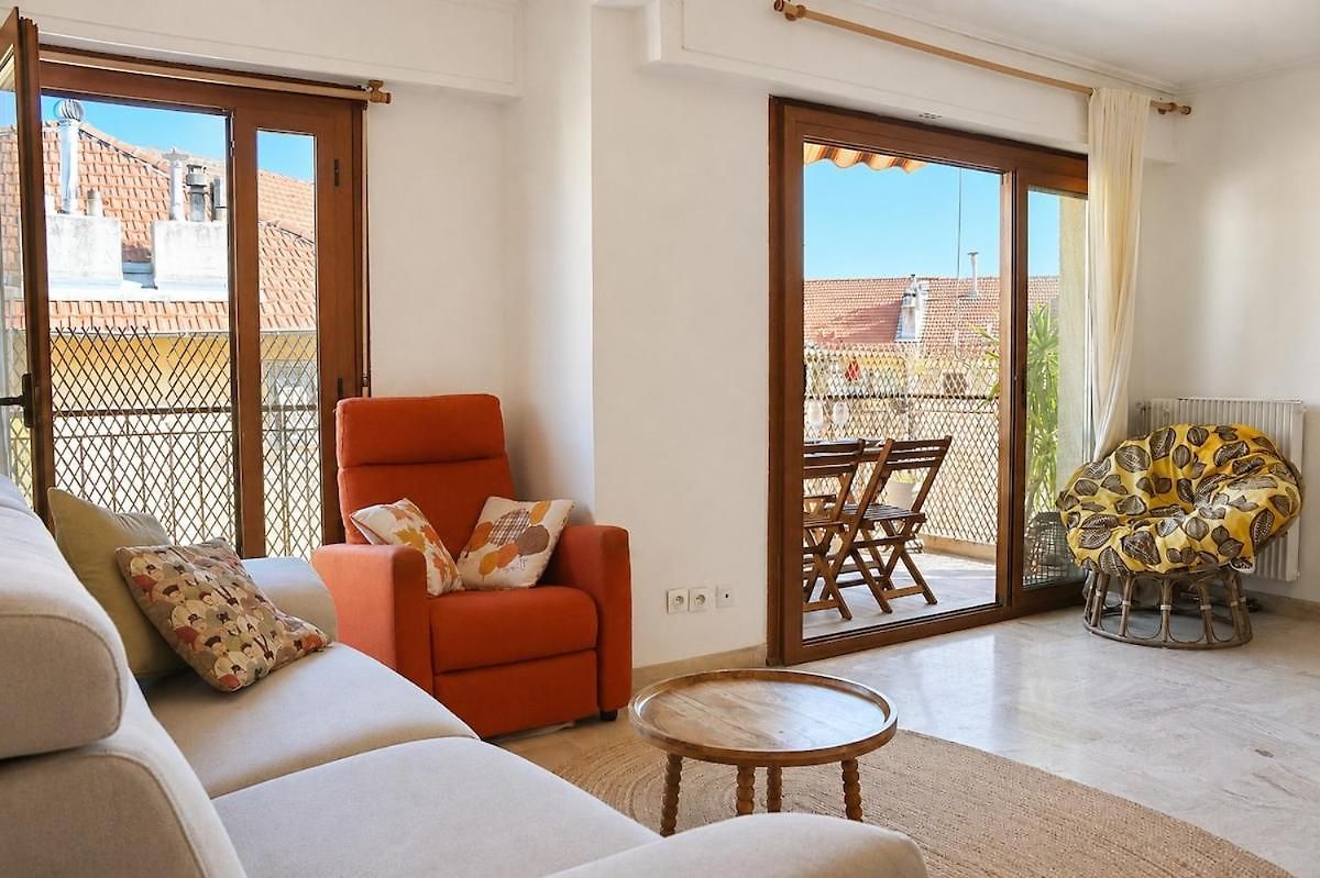 Sunny Terrace With Great View- Port, & Garibaldi- 3 Apartment Nice