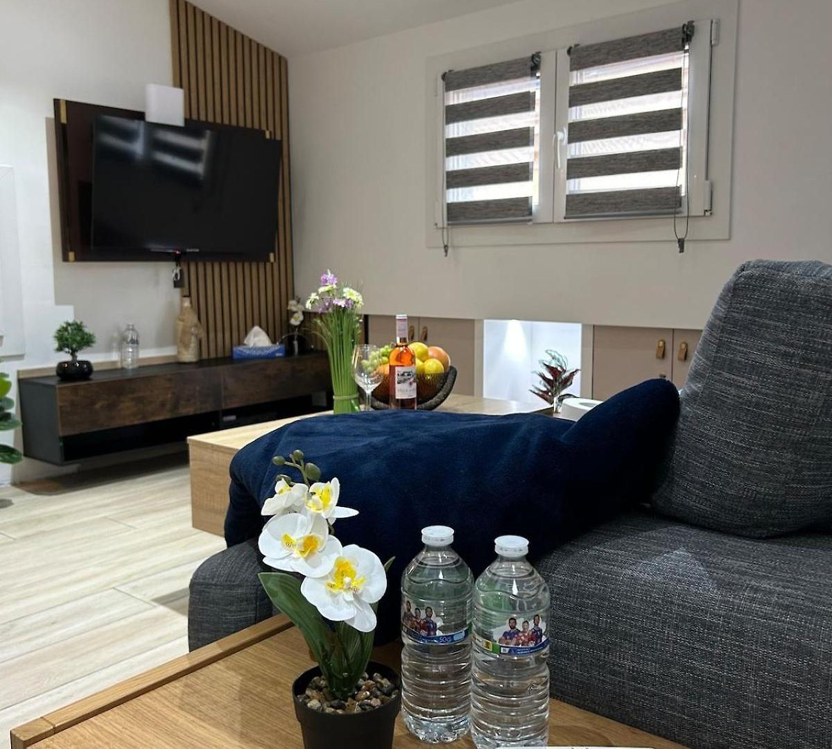Charming New For 4 People - Garibaldi & Tram Apartment *