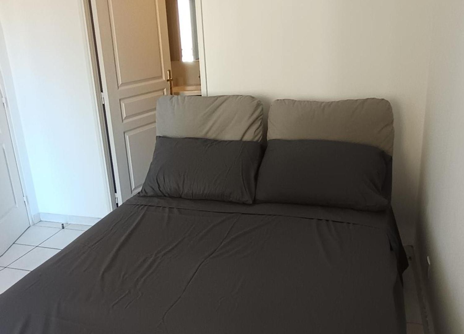 1 Bedroom Air-conditioned Wi-fi Nice