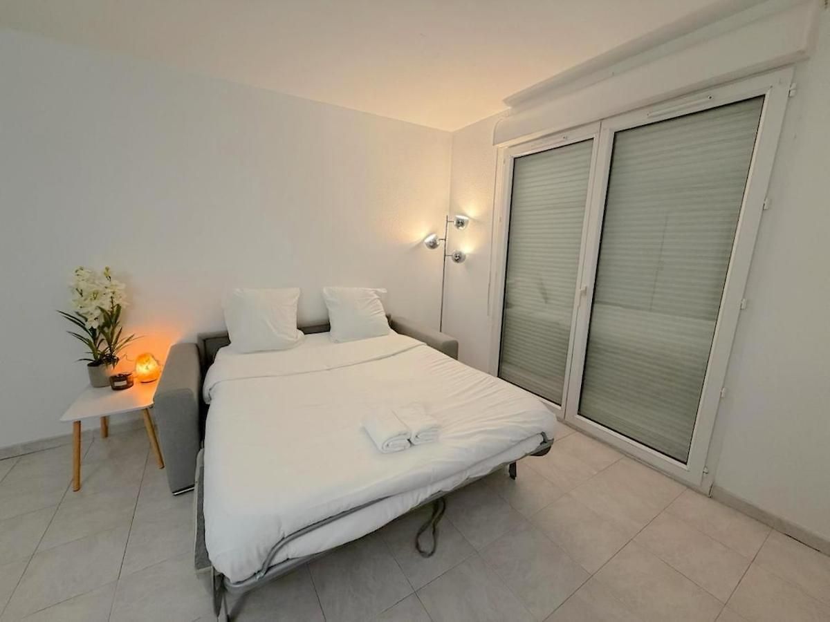 Apartment Charming Cozy With Sunny Balcony