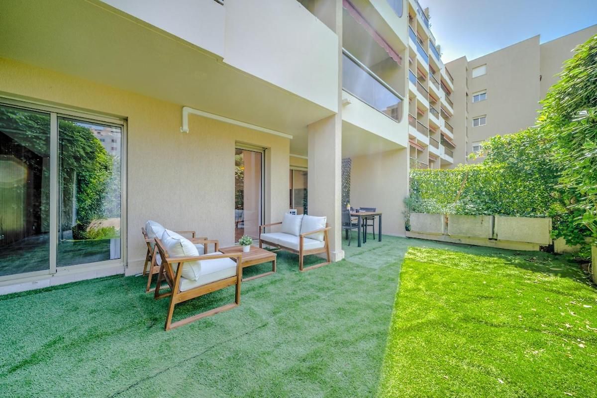 Beautiful 2-bedroom Apartment, Garden, Swimming Pool, Sea Within Walking Distance Apartment Nice