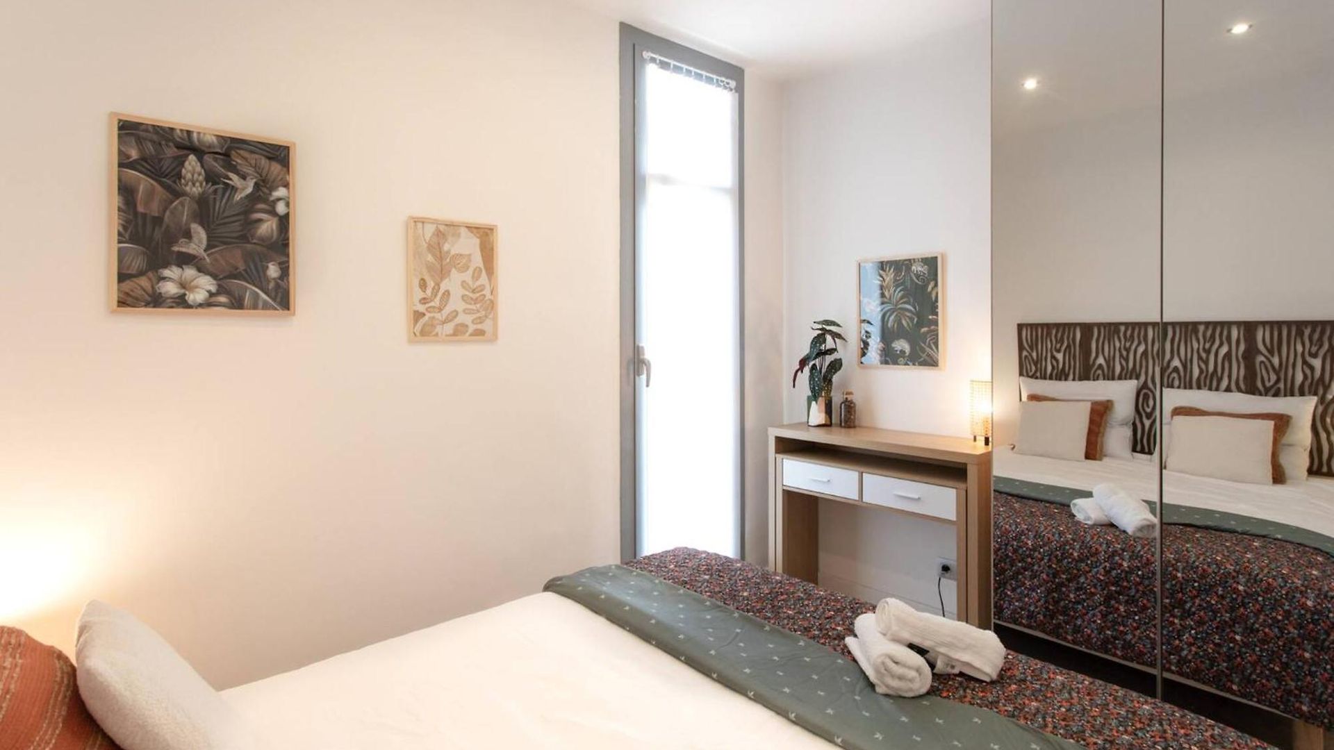 L23 Staywizus - 1 Bdr Shakespeare 2 Balconies - Clim & Wifi *