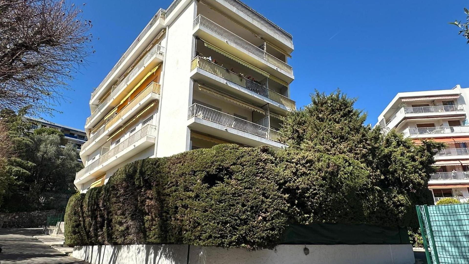 Centre Apartment *