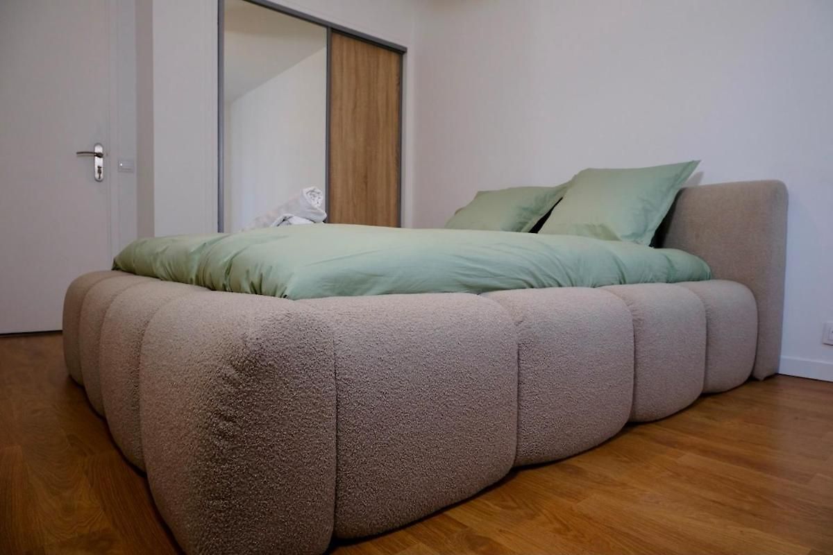 1 Minute To Tram - 3 Ac - 2 Balcony - Close Apartment Nice