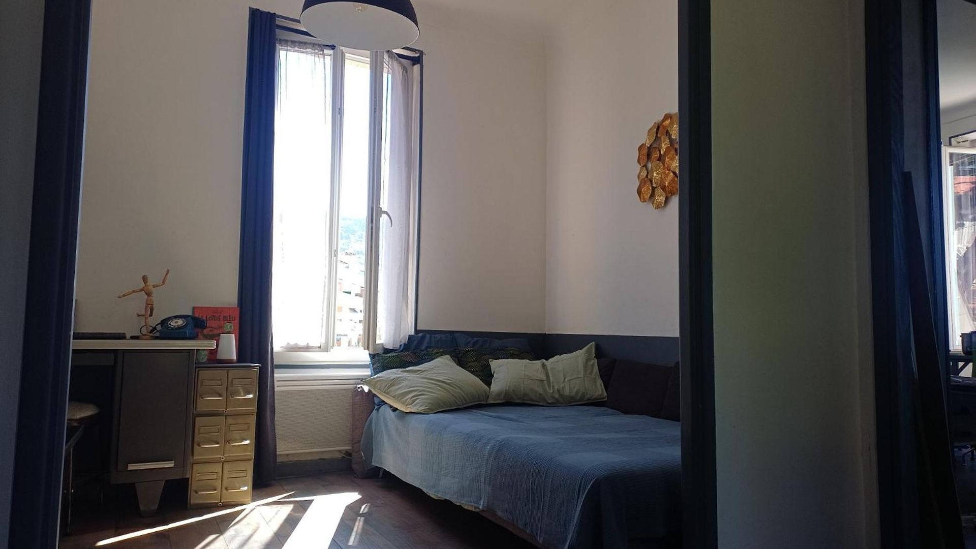 2p Renove Dans Bel Immeuble Nicois De Caractere Nice