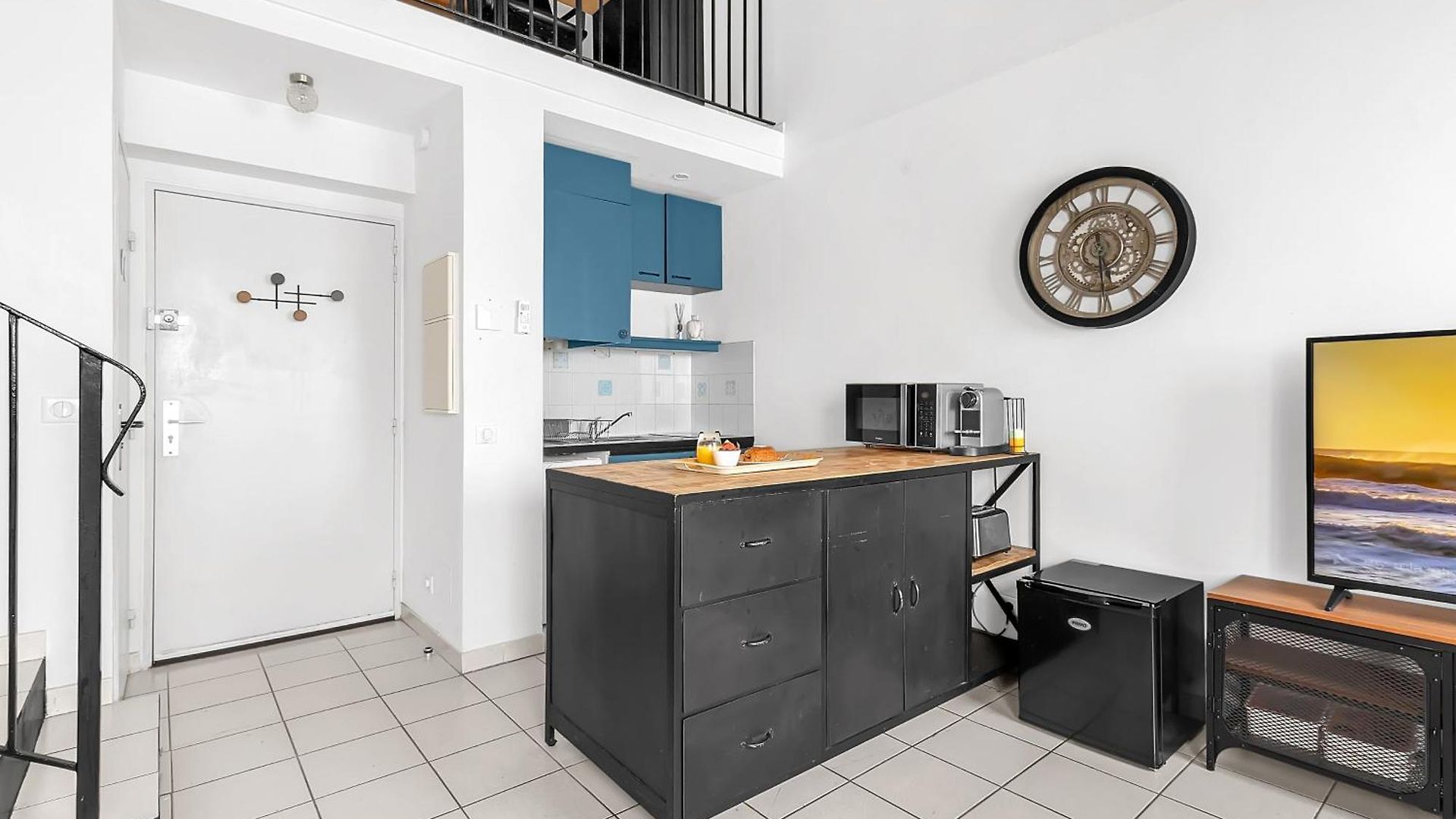 Duplex Hyper Center 5 Min Away From Promenade Des