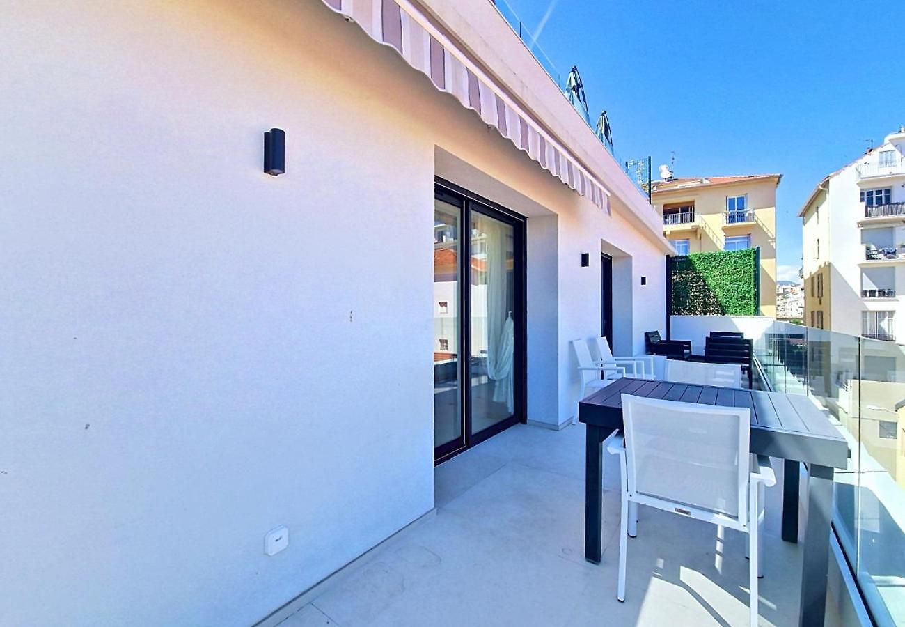 Nestor&jeeves - Julianna Rooftop - Jacuzzi - Sauna Apartment