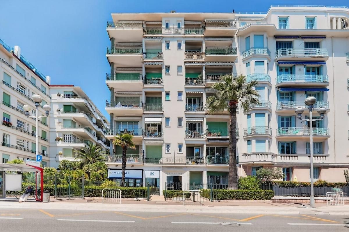 Apartment Charming With Balcony & Sea View Nice