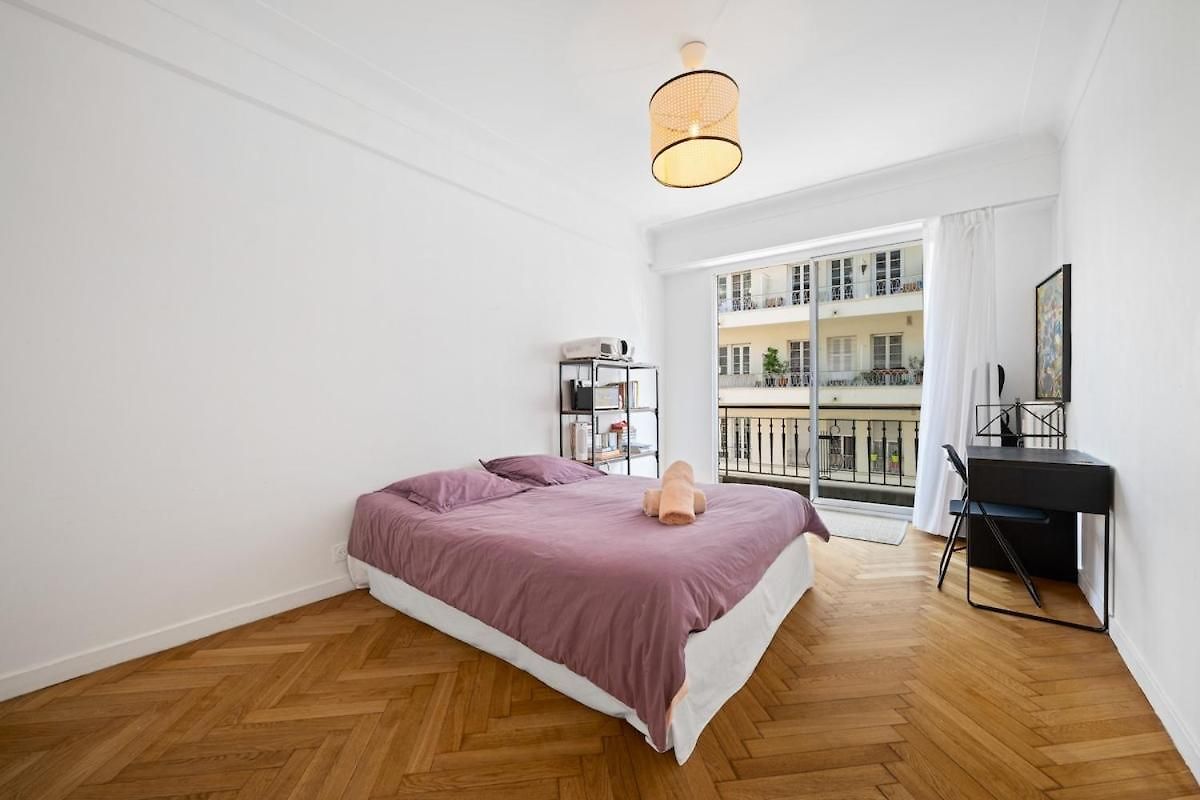110 M2 Family, 3 Bedrooms Ac And Terrace 8 Min Away *