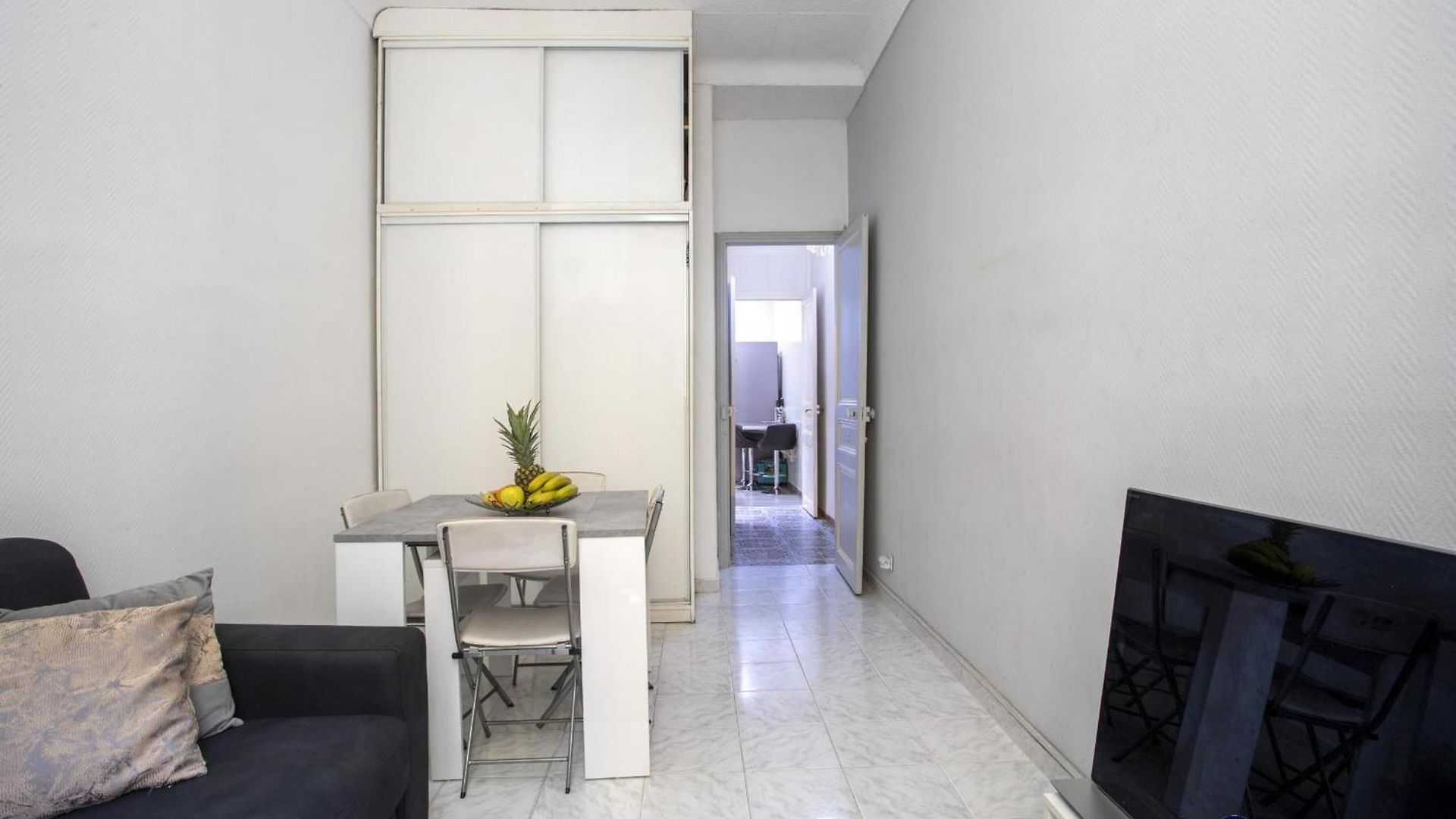 Air-conditioned In The Republique District Apartment *