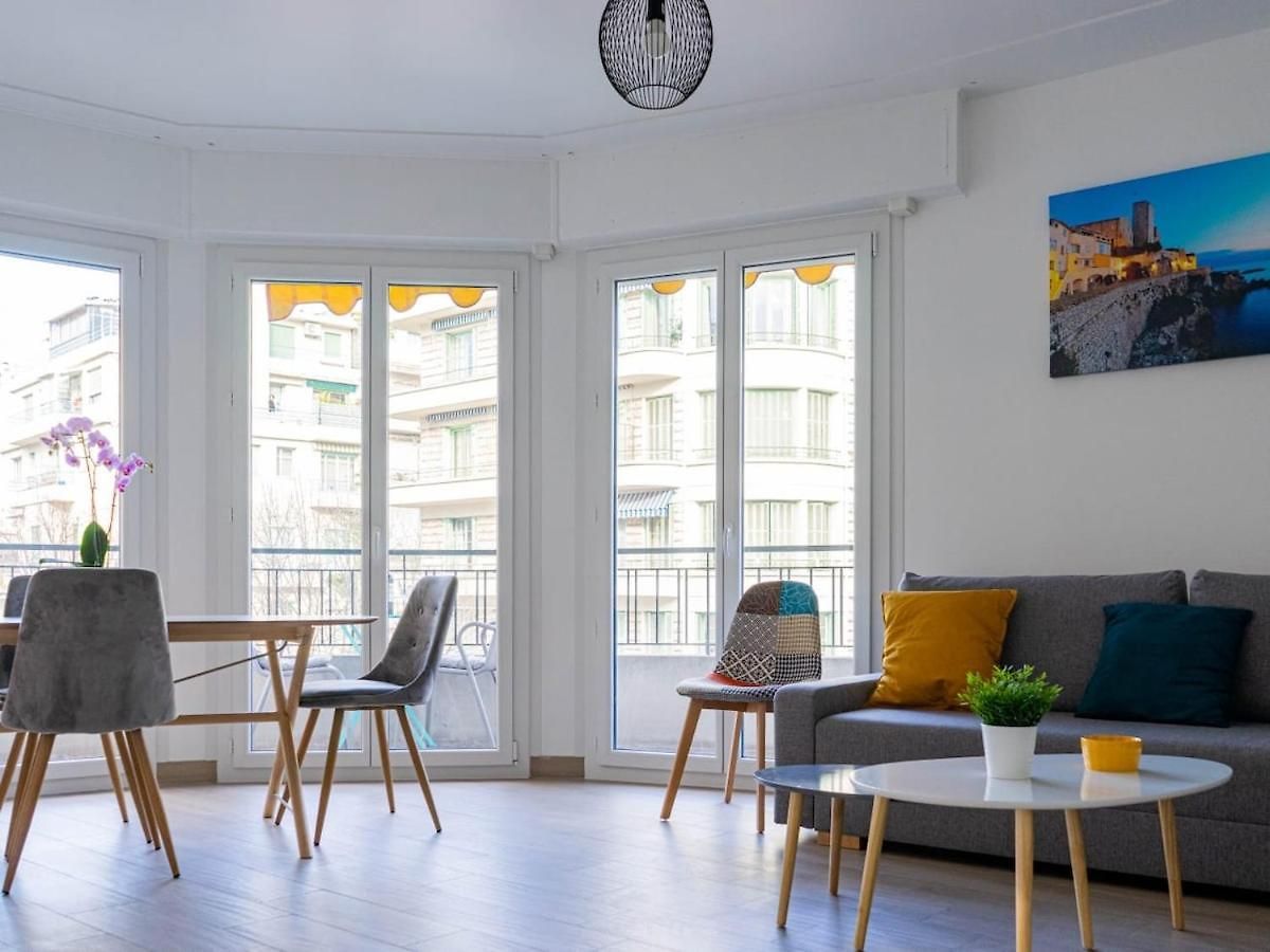 Apartment 3 With Balcony And Parking 3 Min From The Sea *
