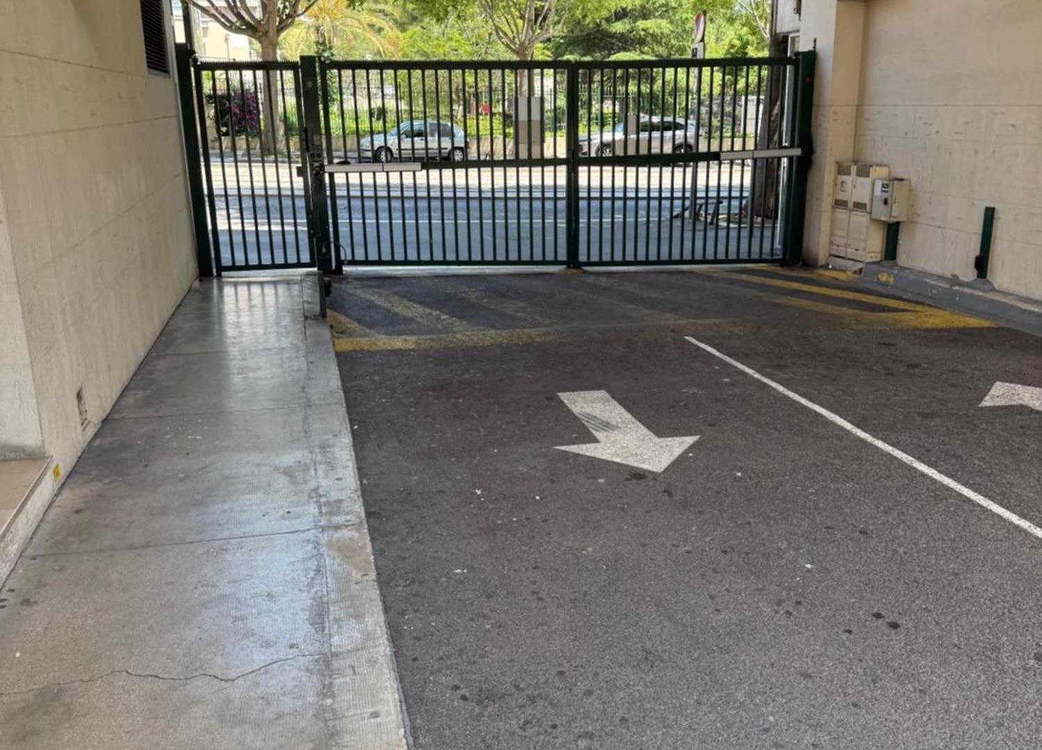 Cosy In With Balcony Parking * Nice
