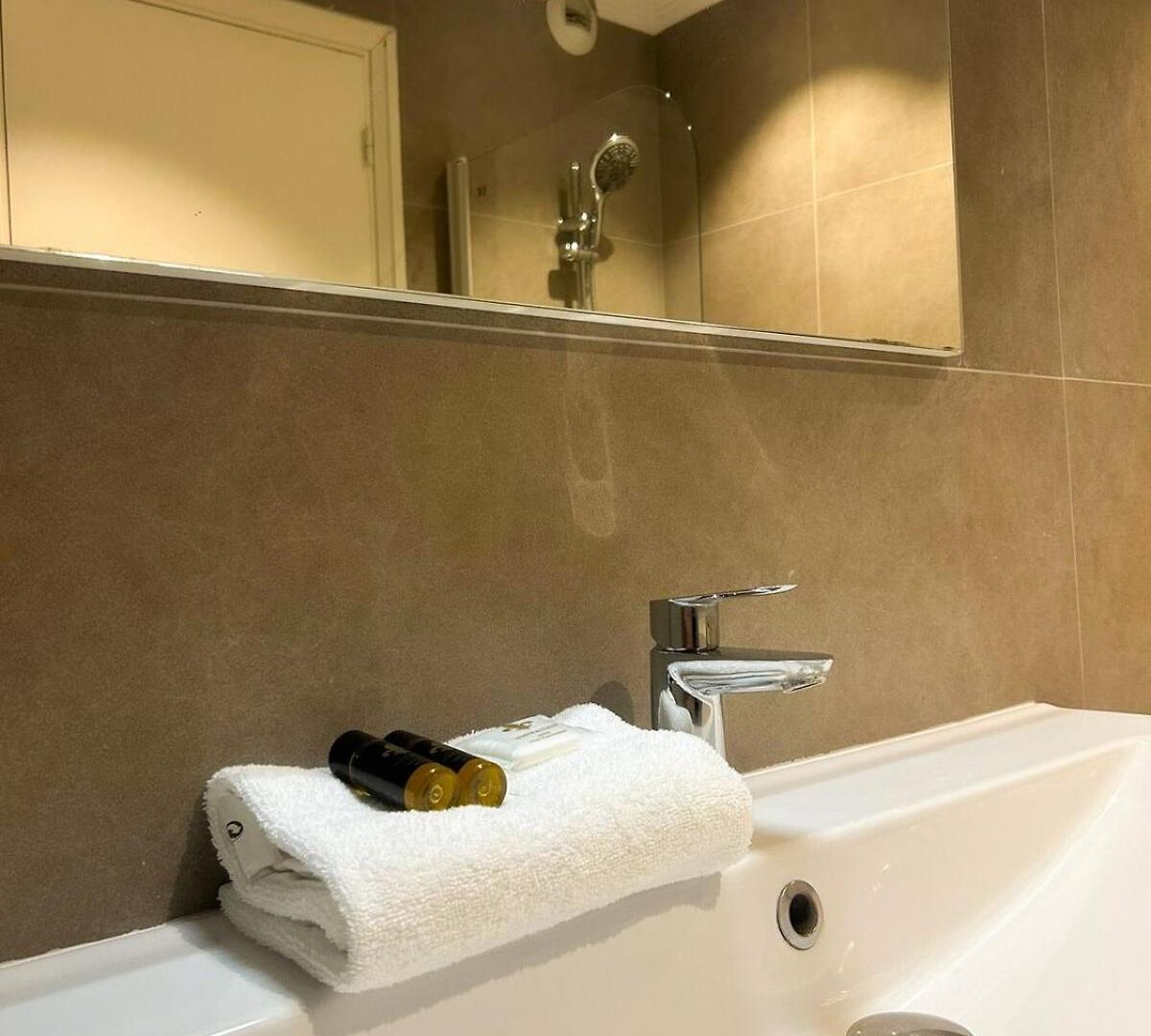 Grand Moderne Centre Apartment *