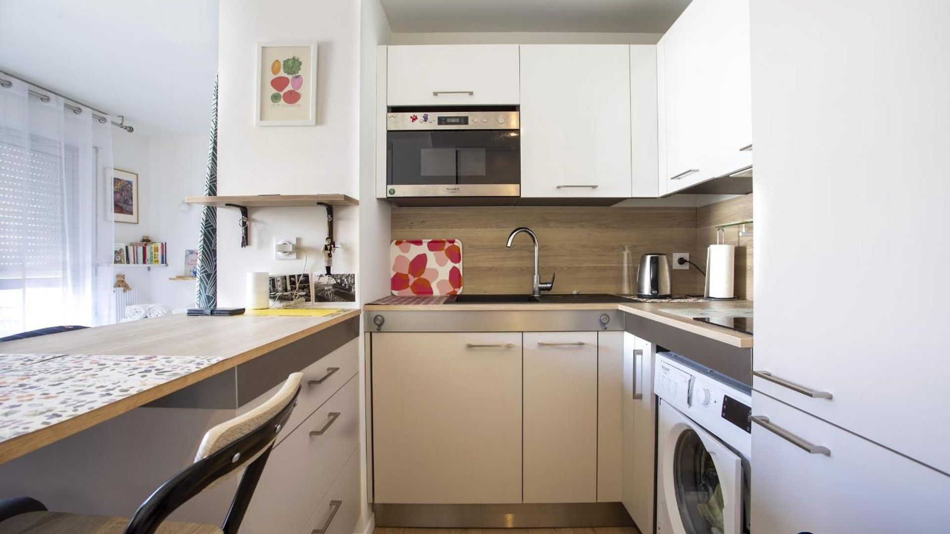 Charming With Balcony In The Heart Of The Liberation District *