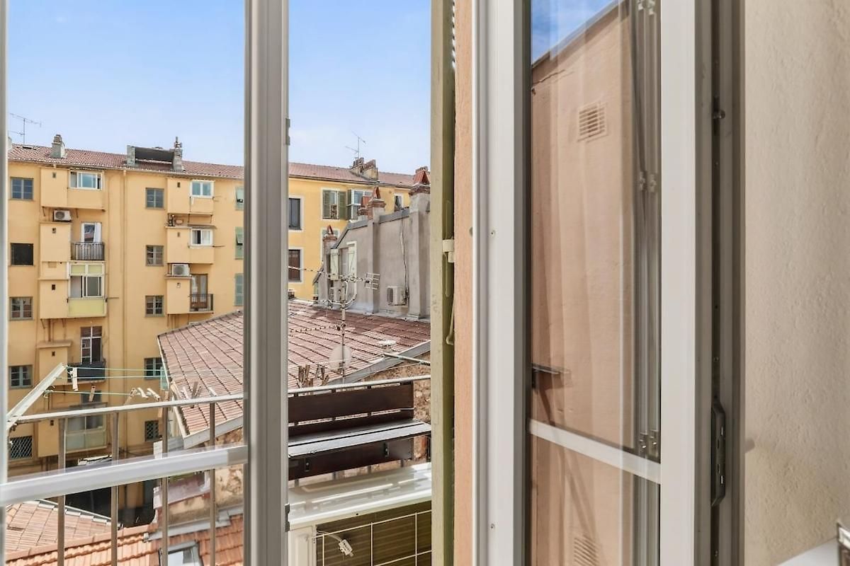 Apartment T1 Au Coeur Du Vieux-nice & Pres De La Nice