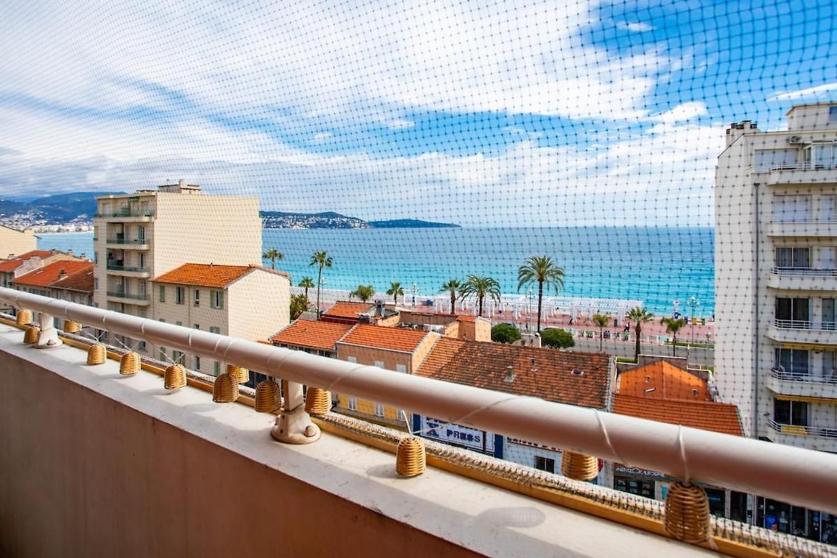 Apartment Modern 2-bedroom Sea View, Air Conditioning, Balcony