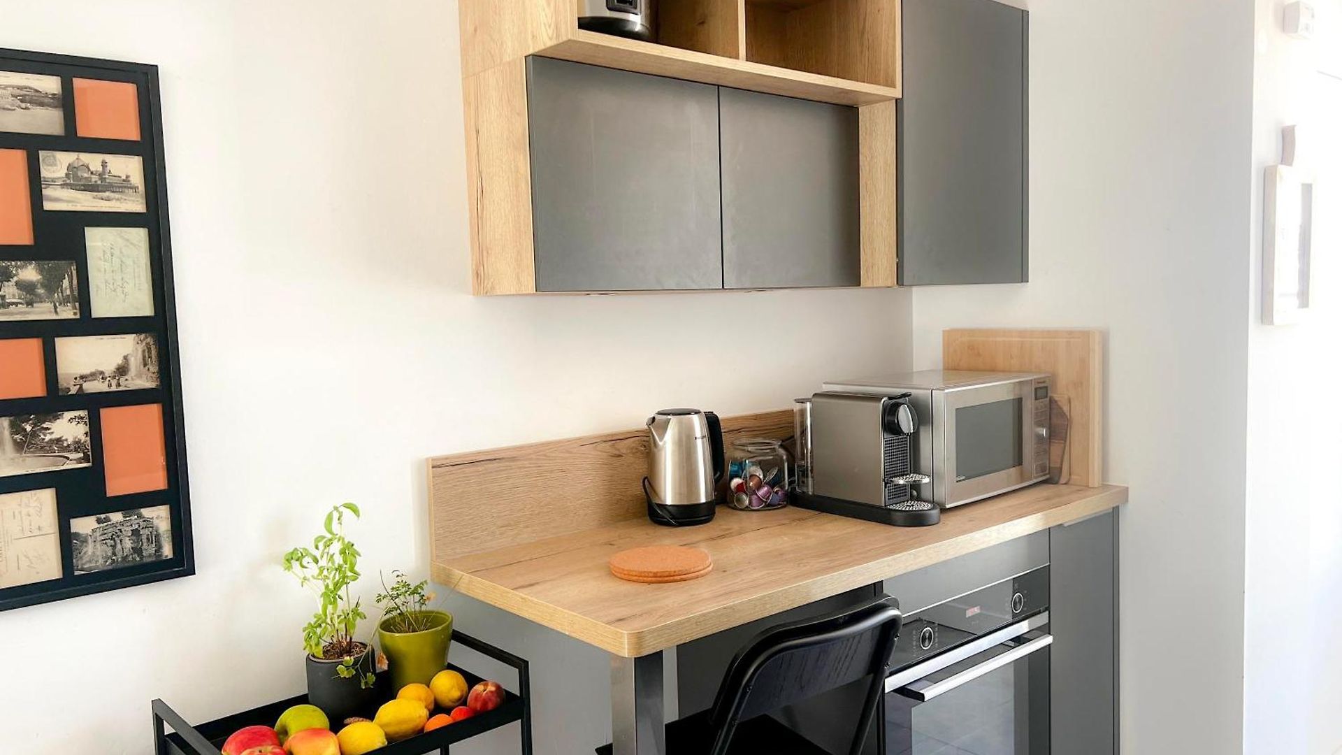 Bright Floor 2br With Large Terrace In Centre Apartment *