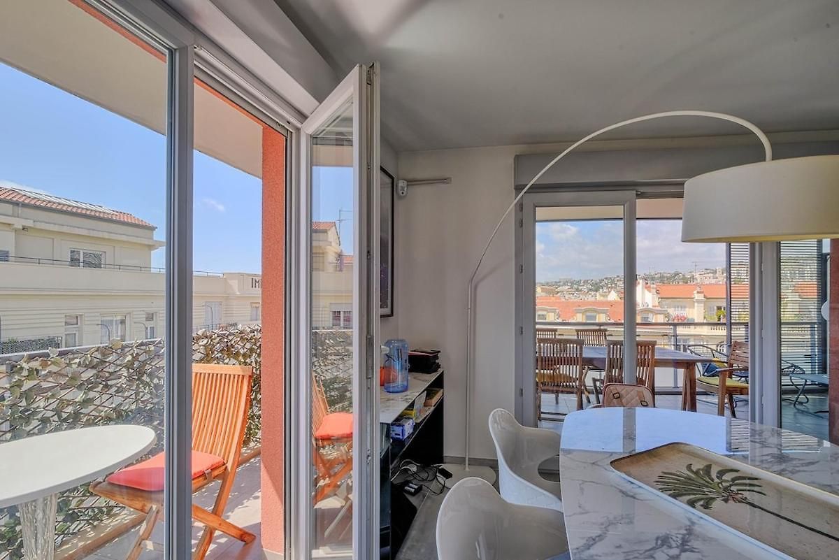 Lovely 4-bedroom Family In Apartment Nice