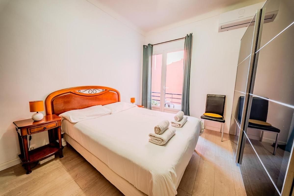 Port Lympia Lovely With Balcony & Ac Apartment *