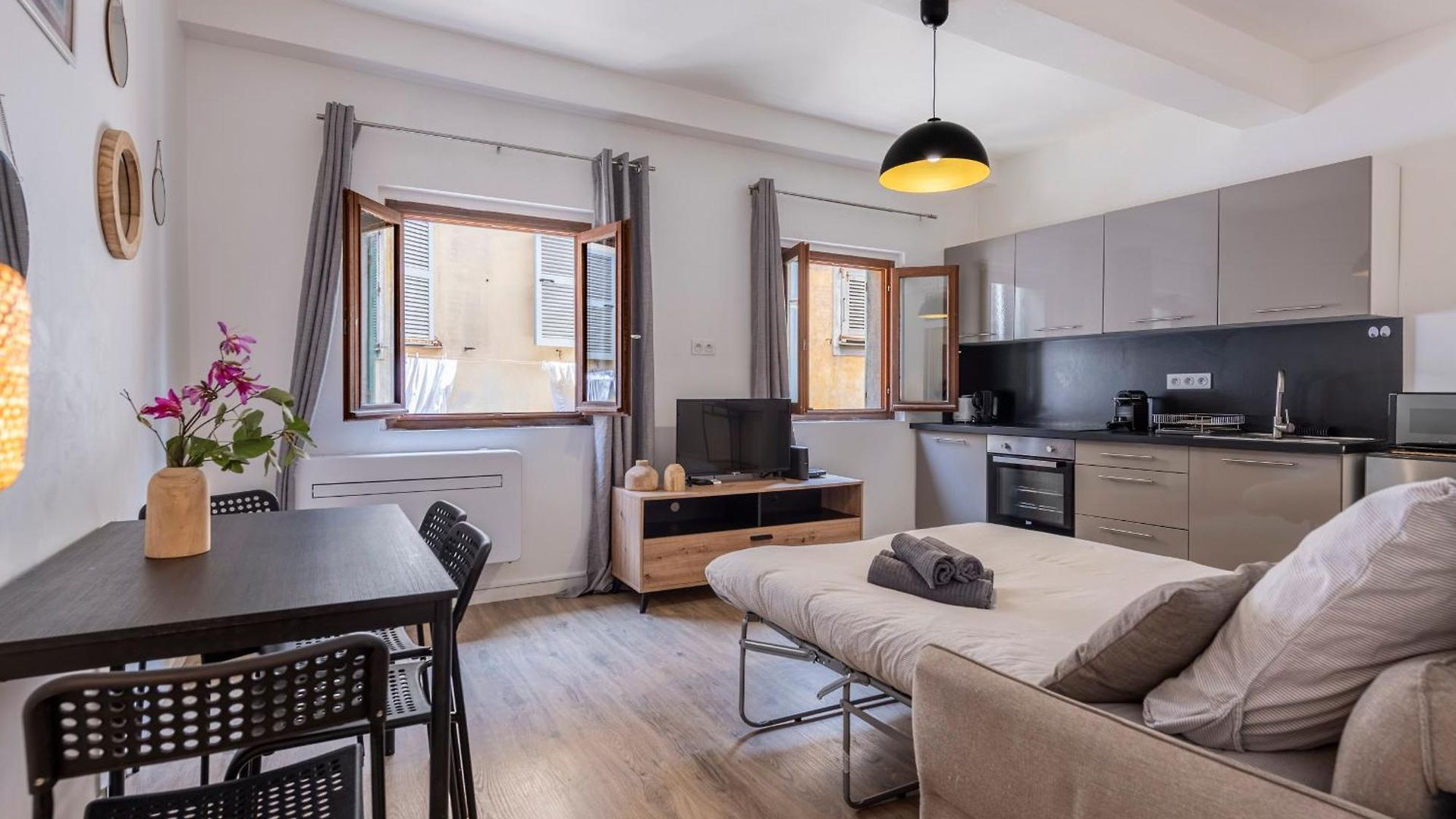 Old Town Charming Separate Bedroom - Ac *