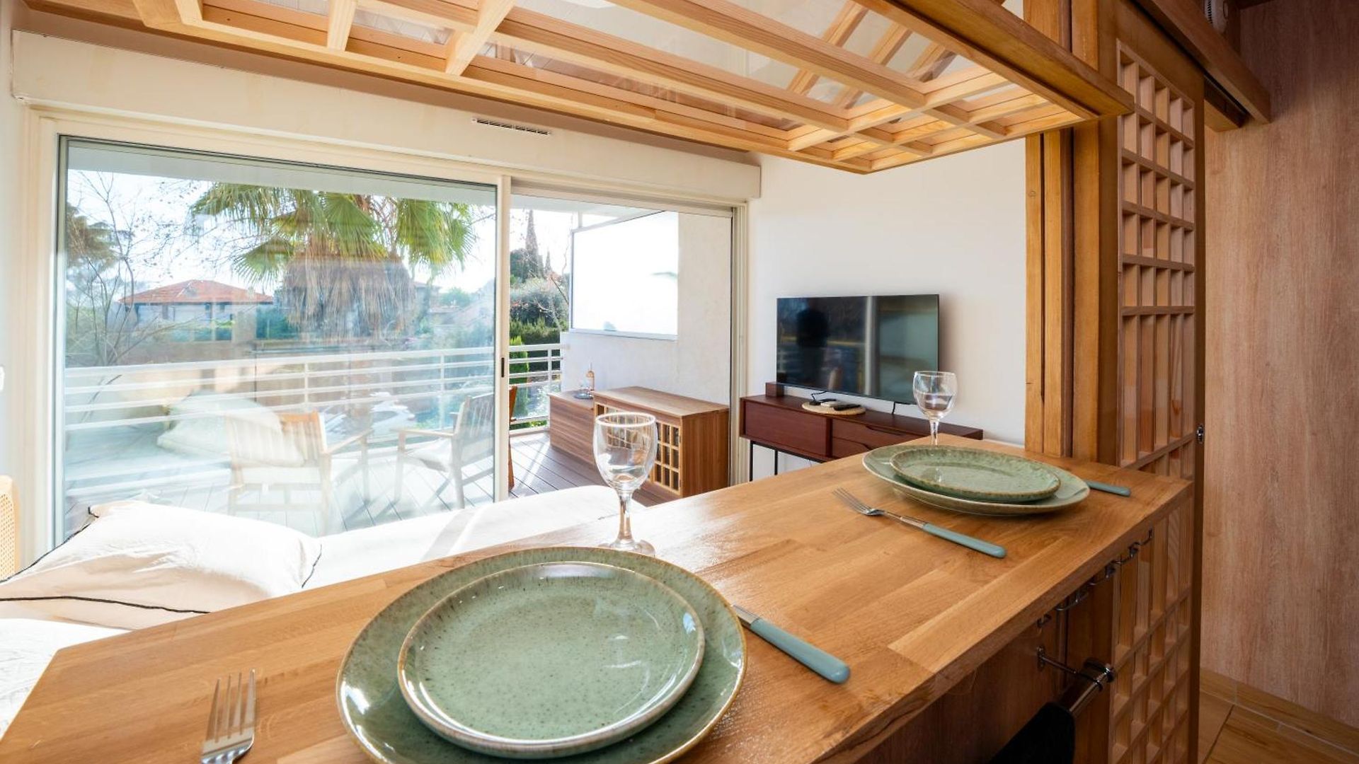 Apartment Moku Lumiere 南仏 木光居
