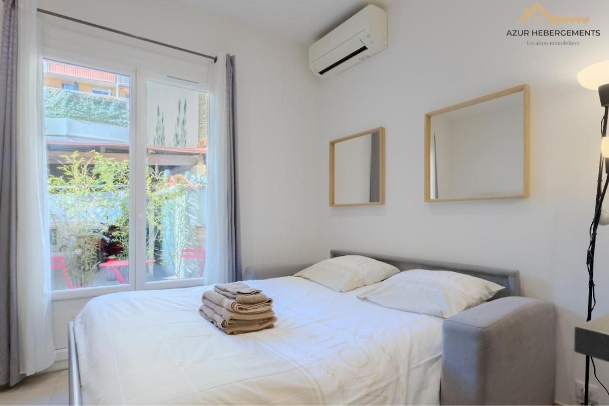 A 2 Min De La Promenade Des Apartment