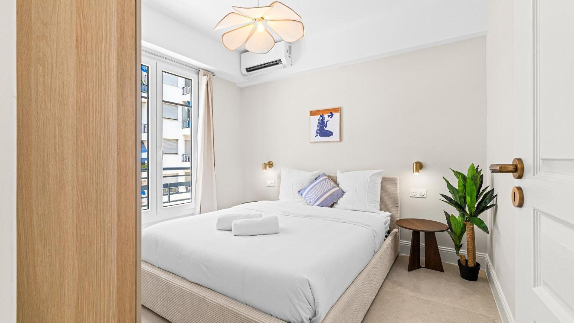 Apartment Fully Renovated 2-bedroom Nice
