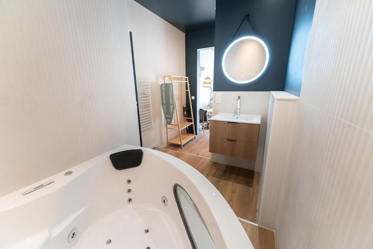Ambiance Avec Balneo Apartment *