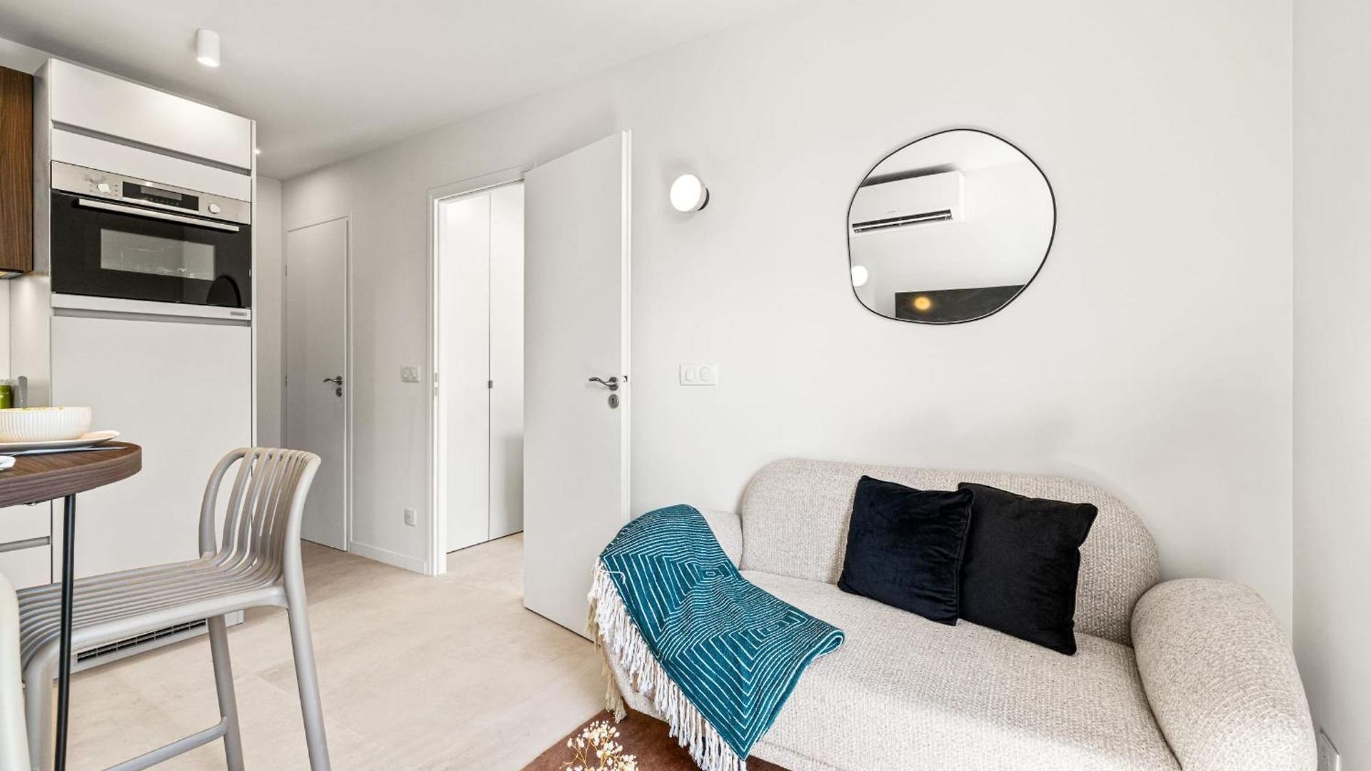 Apartment Carabacel - One Ac And Balcony *