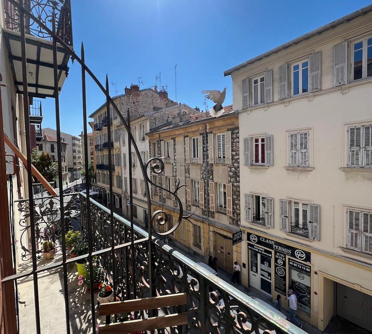 Apartment Liberation, Charming, Quiet 2-room With Balcony