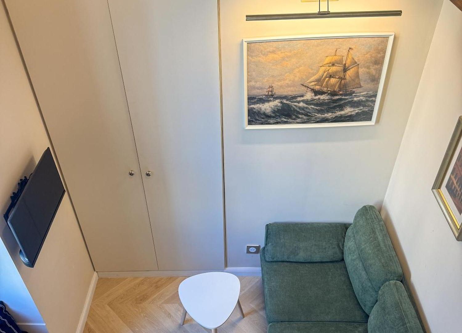 Compact Modern Apartment