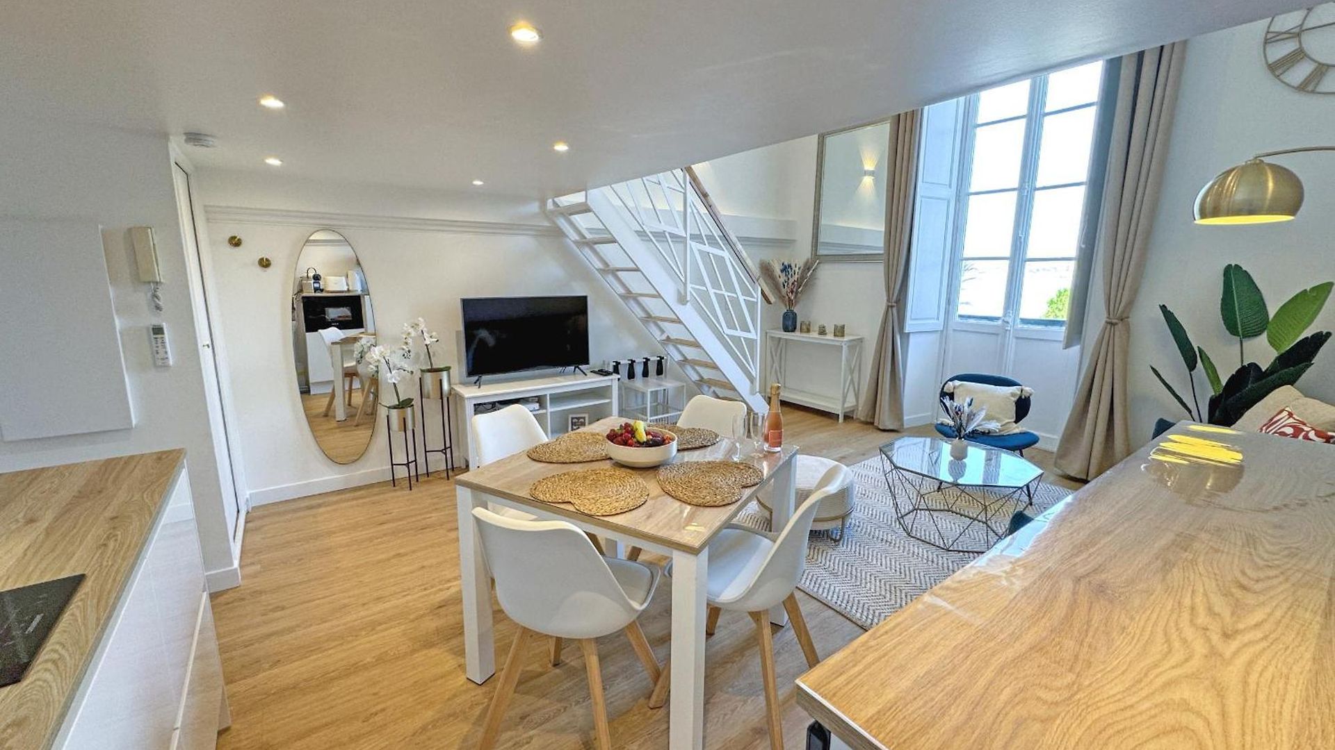 Apartment Elegant Seafront Loft Old Town Nice