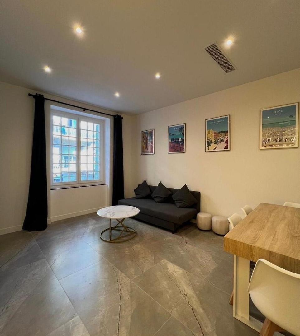 Joli Appartement Avec Jardin, 2 Chambres, Centre Ville De Nice *