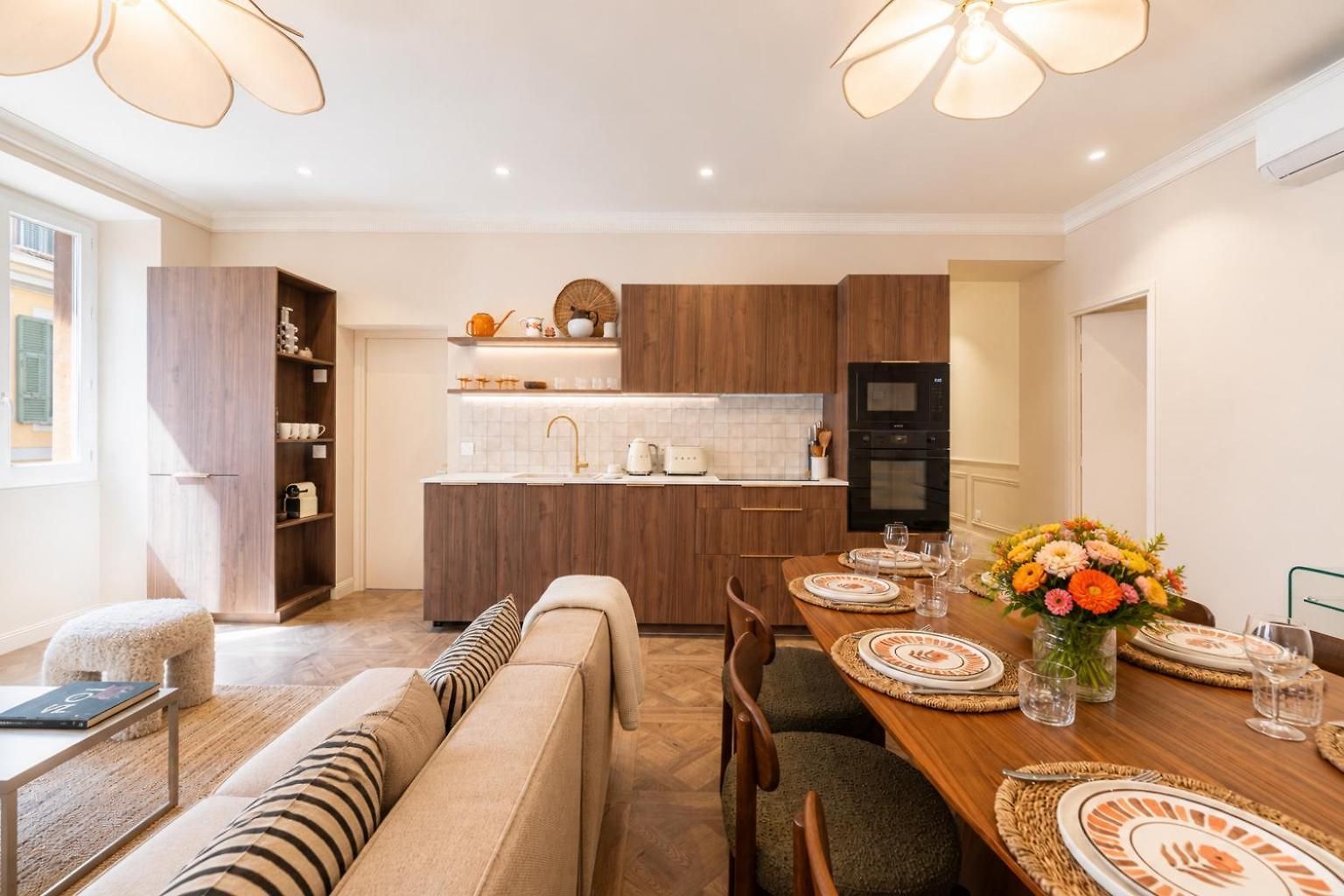 Old - Luxury New 5br - Sleeps 12 - Ac Apartment *